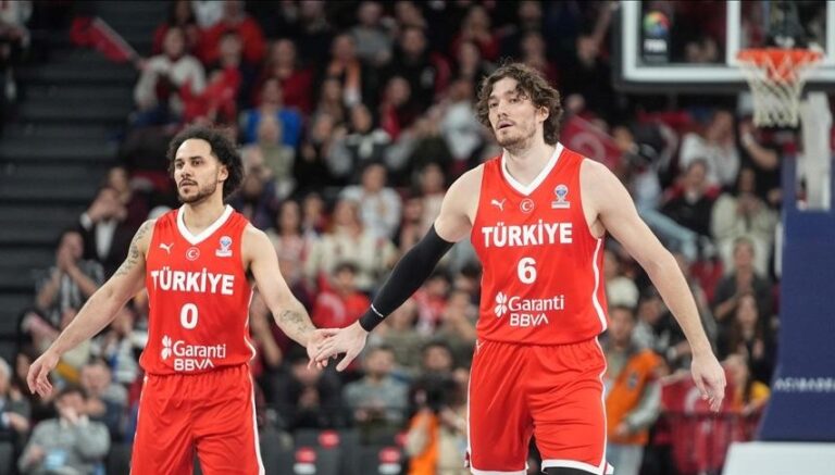 12-dev-adamin-eurobaskette-24-yillik-madalya-ozlemi-8ggk4fjm.jpg
