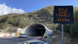 bolu dagi tuneli kapali mi hangi saatler arasi kapali bolu dagi tuneli yol calismasi 13 31 ekim 2025 wzRube3A.jpg